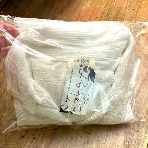 Umgee,Textured Natural White,Top,Cotton Chenille Blend,Button-Front Size Medium - Picture 14 of 14